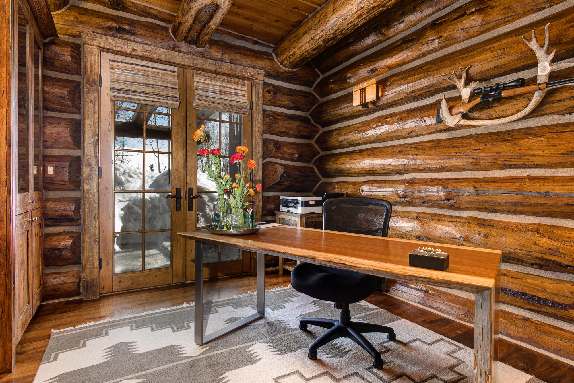 SplitCreekRanchAbsorokaInteriorOffice1.1 Jackson Hole Lodging